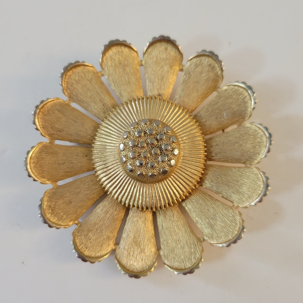 Vintage Sarah Coventry Sunflower Brooch Goldtone Large READ